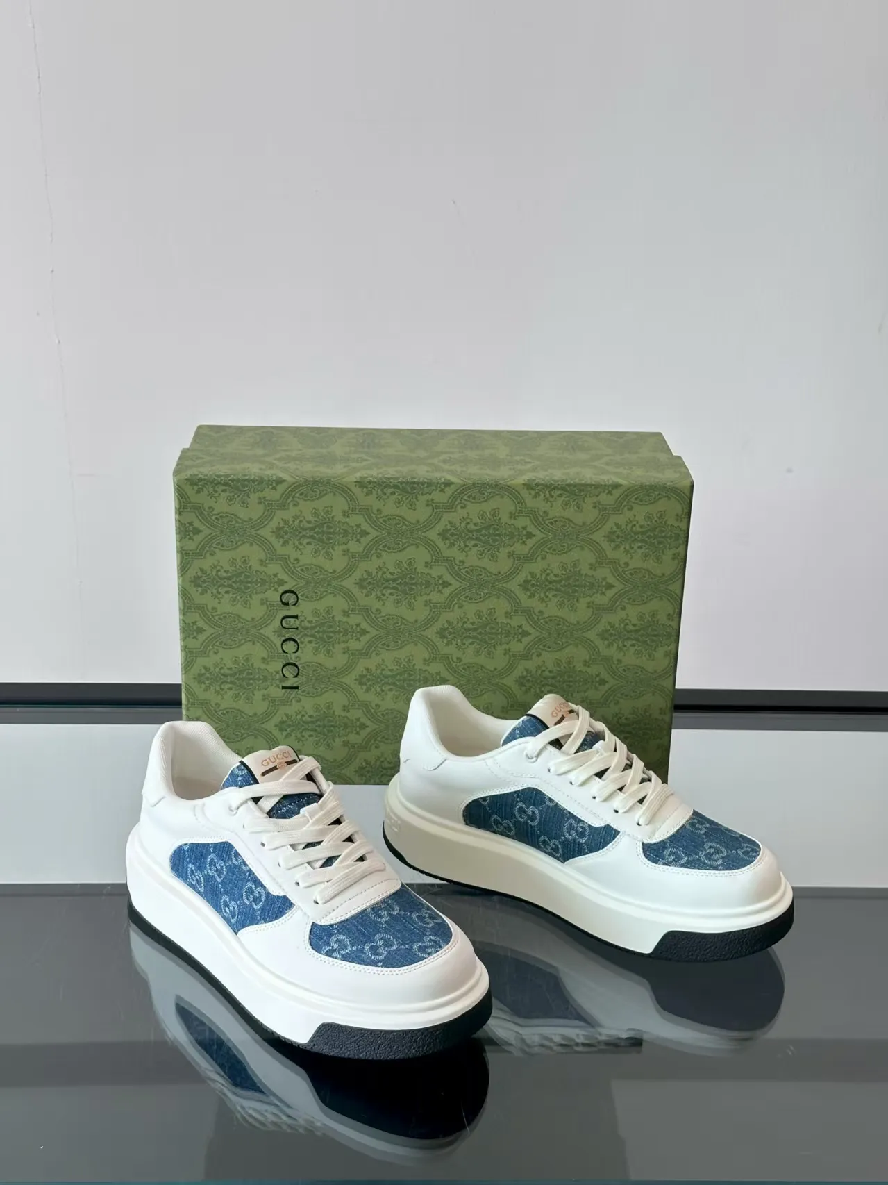 Factory price: 480💰New men's shoes GUCCI [Lightning] latest shoes shipped. Original quality, fashionable, special materials, sheepskin lining, new packaging. The foot feels super comfortable and the workmanship is impeccable. Size: 38-44, customized 45